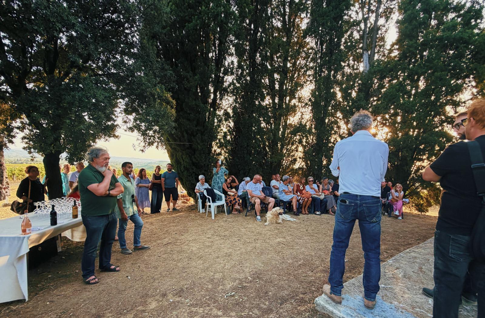 Arte contemporanea e vino nel paesaggio di Vinci